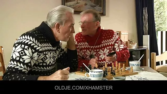 Fat Becki Butterfly film x transsexuelle séduit un mec plus âgé