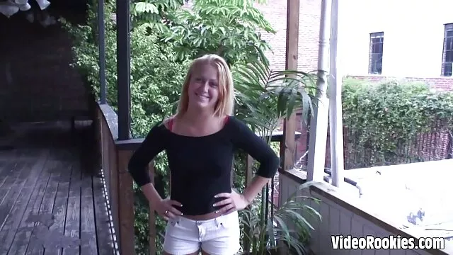 Jolie Fille Nerdy Dans Des Lunettes video x trans gratuit Footjob 65