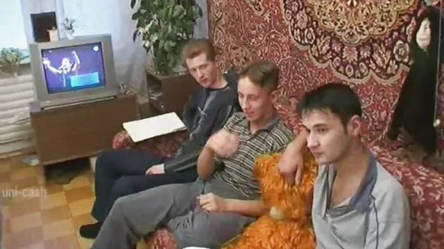 HADJARA ET AGATA OLD & YOUNG film x gratuit trans PISS JOUENT