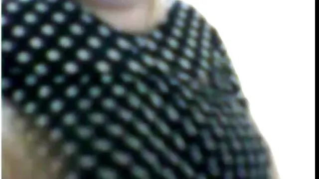 Masturbation de gode vibrant de deux copines film porno de trans lesbiennes