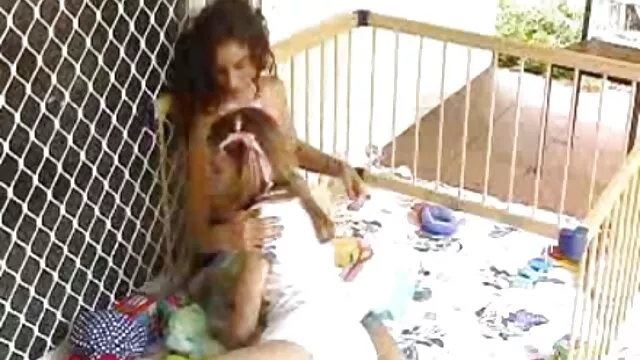 Femme surprise en train de se masturber par l'ami de film porno gratuit trans son mari