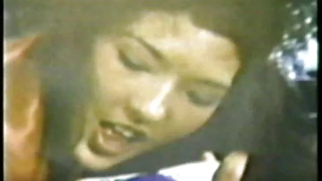 TINY4K Halloween - Genie film porno transexuel gratuit BAISE une grosse bite avec CREAMPIE